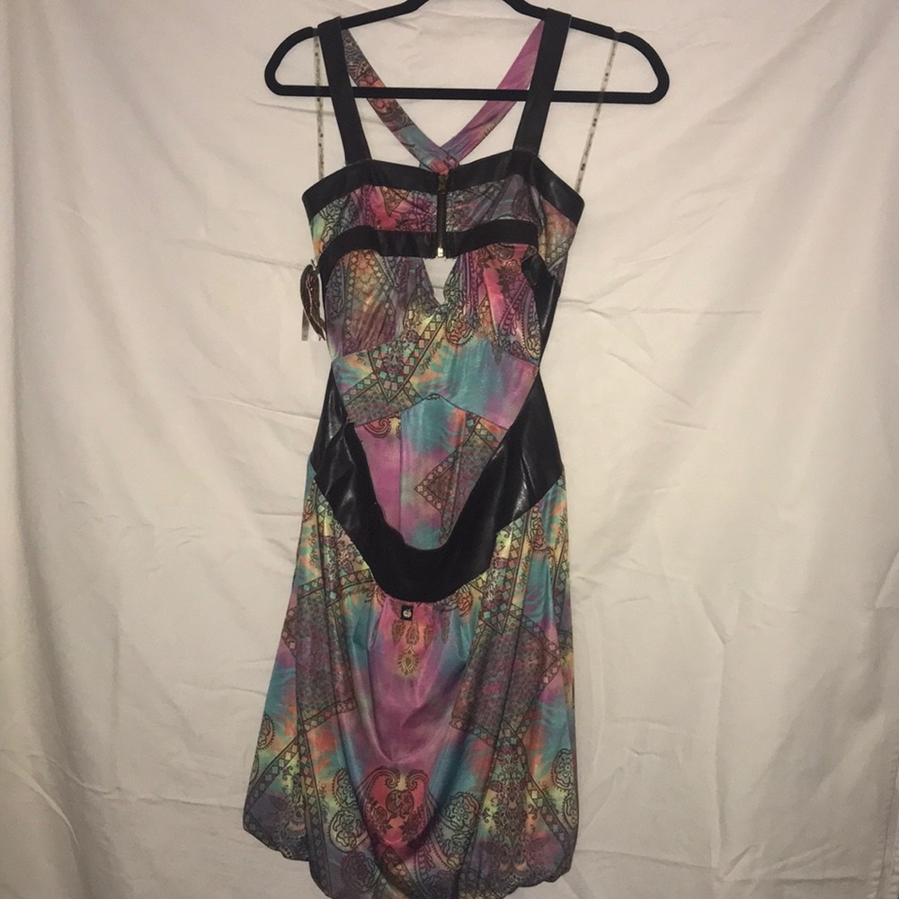 Dress - Picture 5 of 5